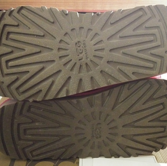 UGG Boots - Picture 6 of 8